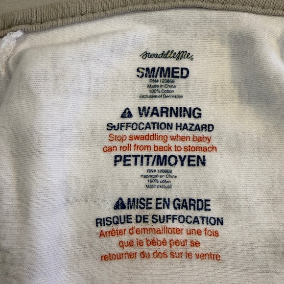 SwaddleMe - Cotton Swaddle in White and Gray with zipped bottom - Picture 3 of 5